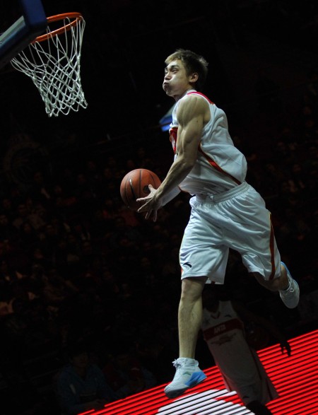 李霄鹏：海牛队11月8日重新集结，计划去上海踢一场热身赛（李霄鹏：海牛队11月8日再集结，拟赴上海进行一场热身赛）