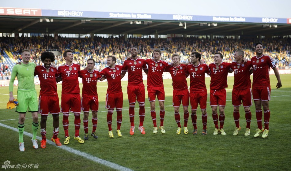 荷兰杯半场：三户舜介双响，鹿特丹斯巴达暂2-0威廉二世（荷兰杯半场战报：三户舜介梅开二度，斯巴达鹿特丹暂2-0领先威廉二世）