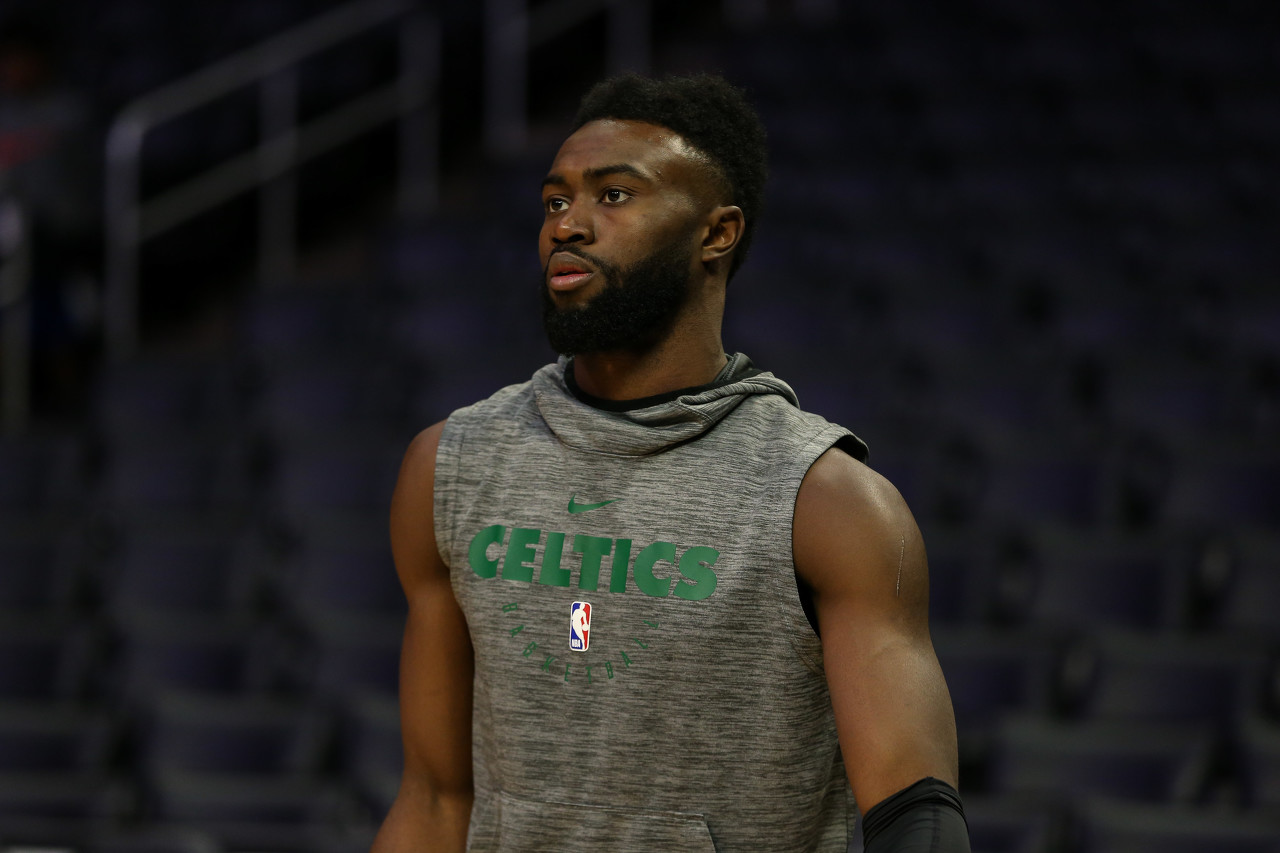 西甲积分榜：皇马爆冷输球距巴萨4分，黄潜第三，马竞第四（西甲积分榜：皇马冷门告负落后巴萨4分，黄潜第三、马竞第四）