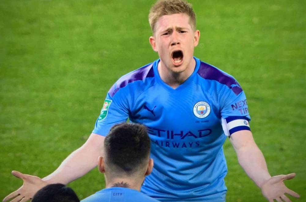 太阳vs勇士前瞻：布克对决库里，勇士力争客场终结2连败（勇士做客挑战太阳：库里硬碰布克，力争止住两连败）