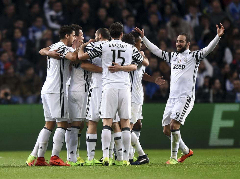 莫雷托：罗马正与曼奇尼谈续约，预计续到2030或2031年（莫雷托称罗马正与曼奇尼洽谈续约，合同预计延至2030或2031年）