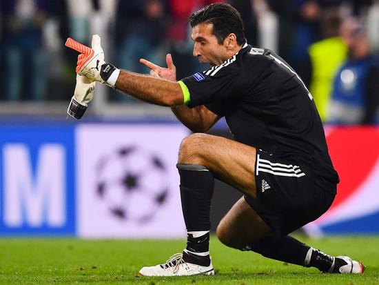 里弗斯：字母哥明天不会去客场 但养伤期间大部分时间他都会随队（里弗斯：字母哥明日不随队赴客场，养伤期大部分时间仍会跟队）