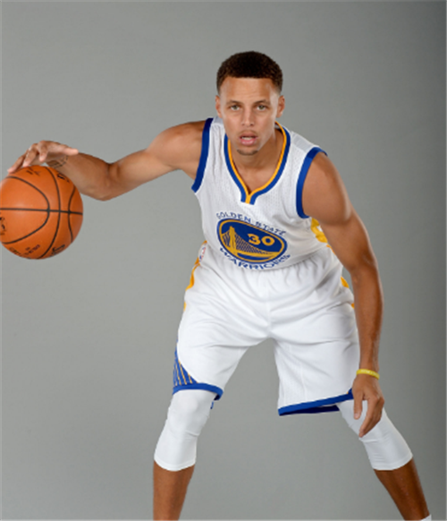 瓜迪奥拉念念不忘！曼城还想买24岁前锋 皇马标价：1亿欧元（瓜帅仍惦记：曼城追逐24岁前锋，皇马要价1亿欧元）