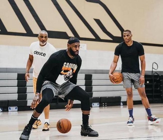 罗马诺：曼联并未与巴萨就费尔明展开谈判，球员只专注巴萨（罗马诺：曼联未与巴萨就费尔明接洽，球员仍专注巴萨）