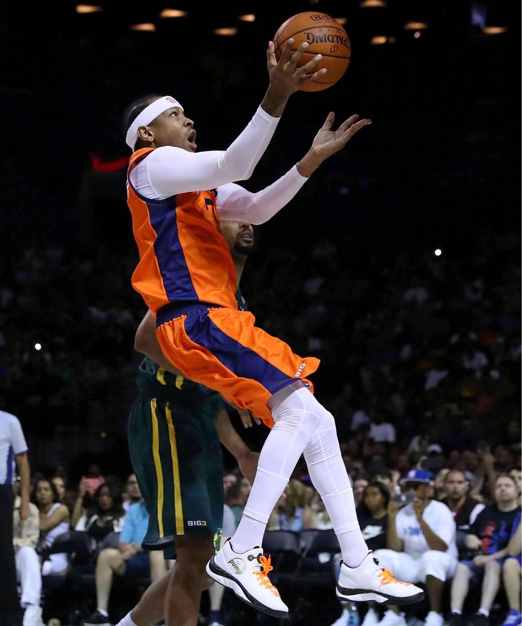 王朝还没建就要倒塌？惨遭马刺三杀雷霆暴露短板，该效仿17年勇士（雷霆遭马刺三连击短板尽显，王朝未立先遇危机？或应借鉴2017勇士之道）