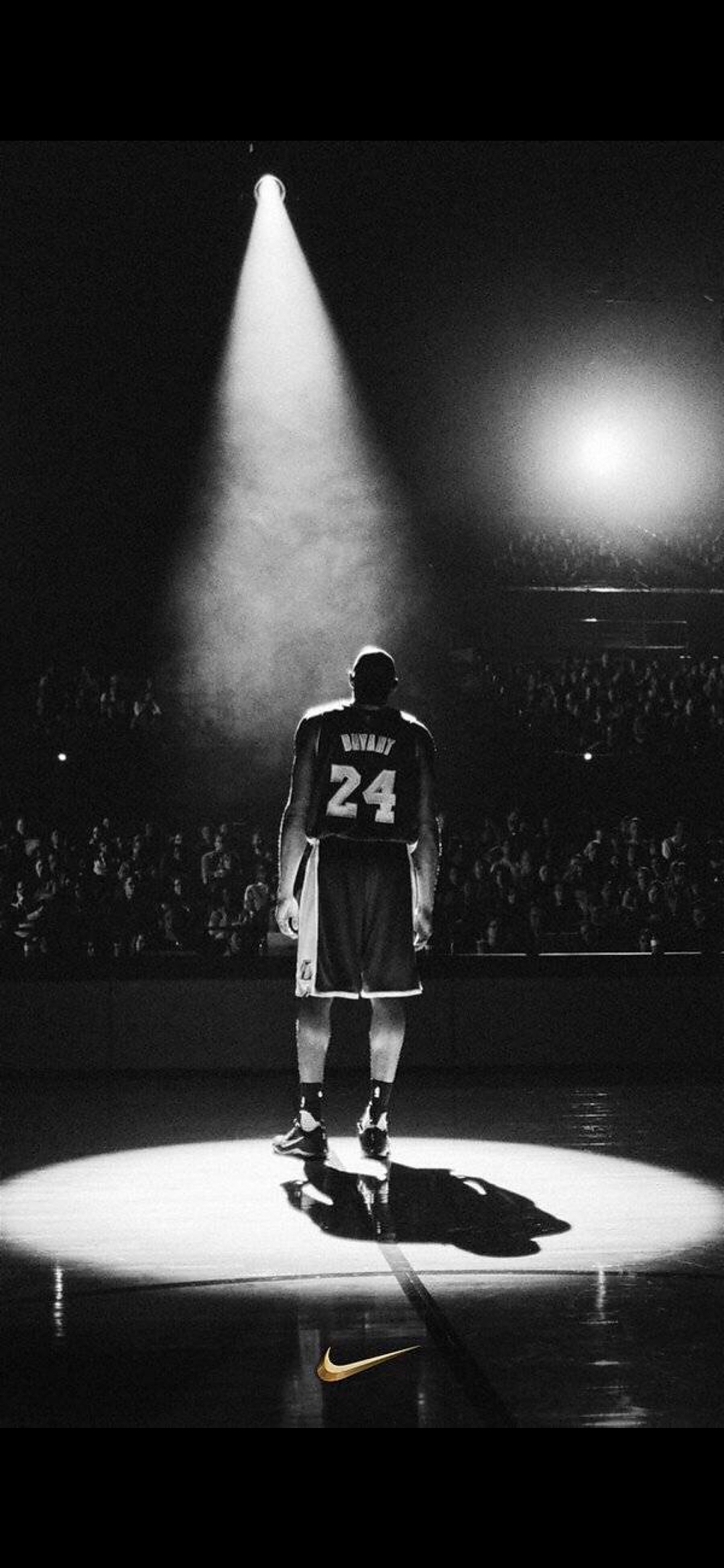 足球法甲豪门官宣续约核心前锋，合同长达五年（法甲豪门官宣与核心前锋续约，五年长约锁定锋线）