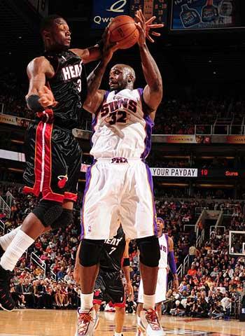 状态回暖！布伦森全场投篮16中9，得到26分2板5助3断（手感回升！布伦森16投9中砍下26分2篮板5助攻3抢断）