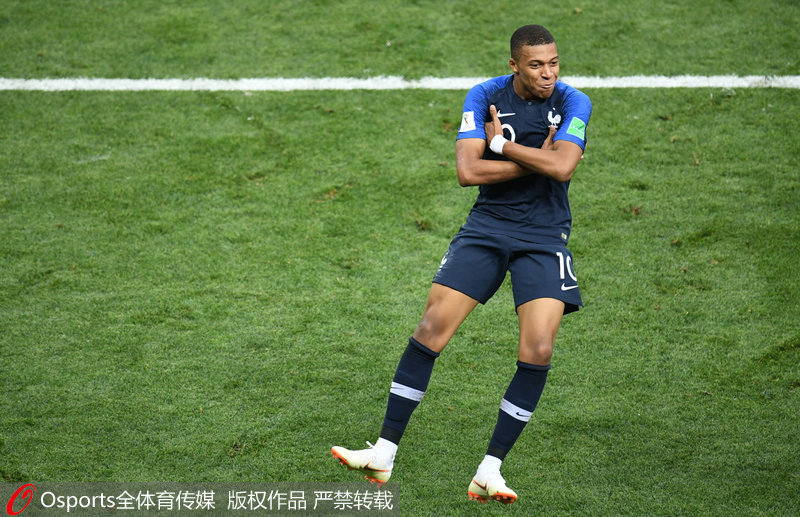 北京半场靠本土发力领先辽宁，外援状态低迷合计仅得8分（北京本土发威助半场领先辽宁，外援哑火合计仅8分）