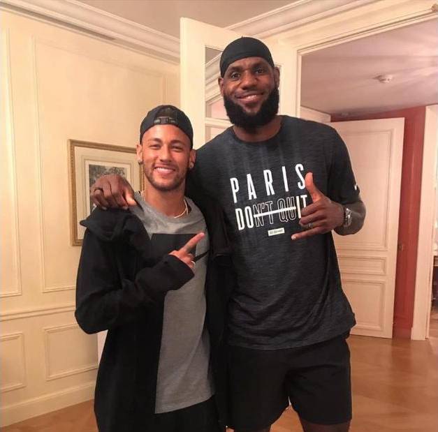 王楚钦苦战3局，1-2不敌弗朗西斯卡！国乒暂时6-3领先德国队（鏖战三局，王楚钦1-2憾负弗朗西斯卡，国乒暂以6-3领先德国队）