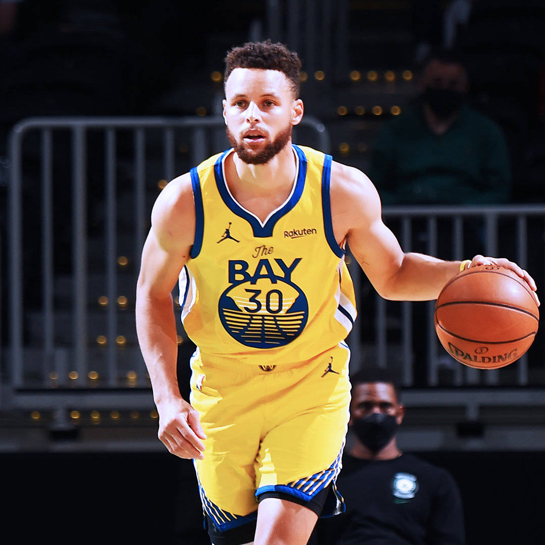 NBA球员合同更新及薪资排行榜（NBA球员最新合约动态与薪资排名）