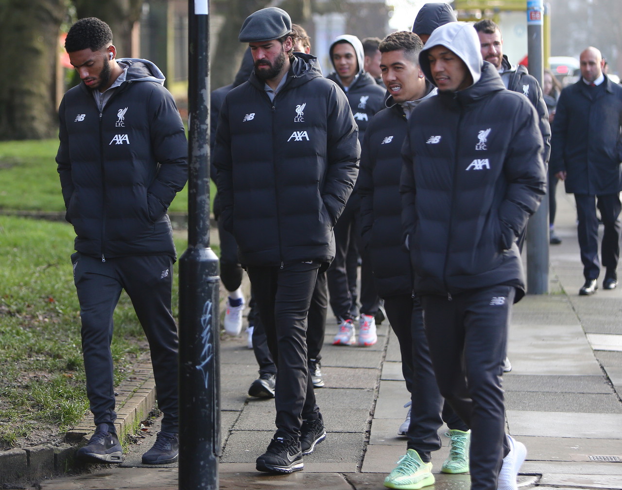 穆帅：今天胜利的功劳属于球员们，要说谁比谁更好是不公平的（穆帅：胜利属于球员，讨论谁更出色不公平）