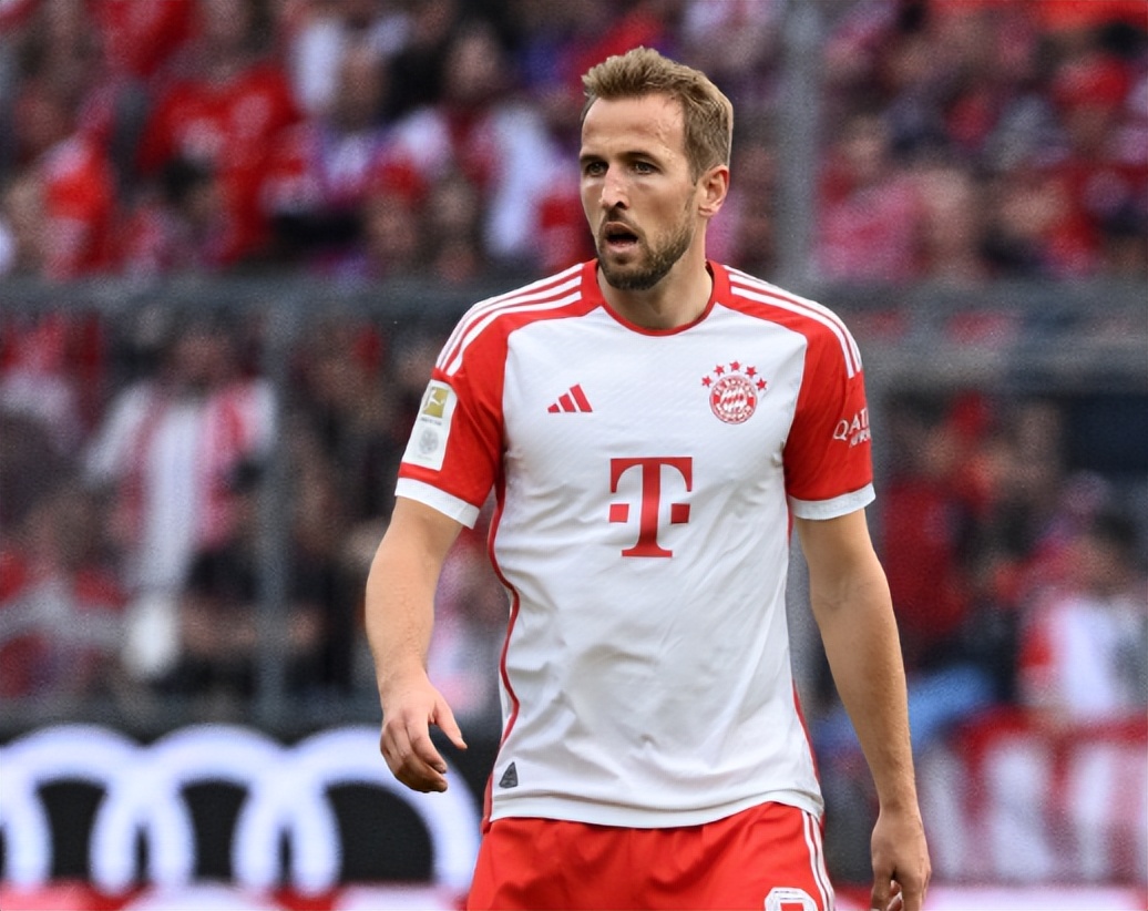 鲁媒：泰山队谢文能和彭逸翔休赛期加练，一日两练提升实力（鲁媒：谢文能、彭逸翔休赛期加码训练，每天两练力促实力提升）