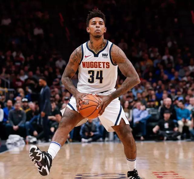 中超比赛回放：上海海港2-0战胜广州队,（中超回放：上海海港2比0力克广州队）