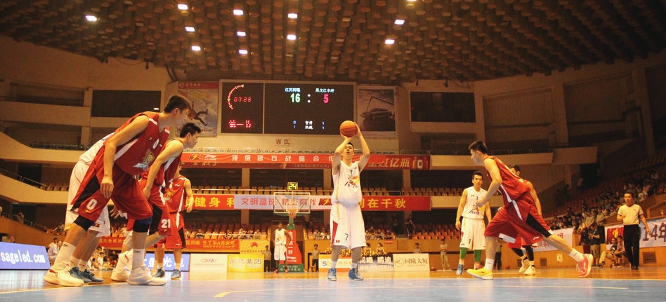 喀麦隆非洲杯大名单：姆伯莫领衔，巴索戈在列，奥纳纳无缘（喀麦隆非洲杯阵容公布：姆伯莫领衔，巴索戈入选，奥纳纳落选）