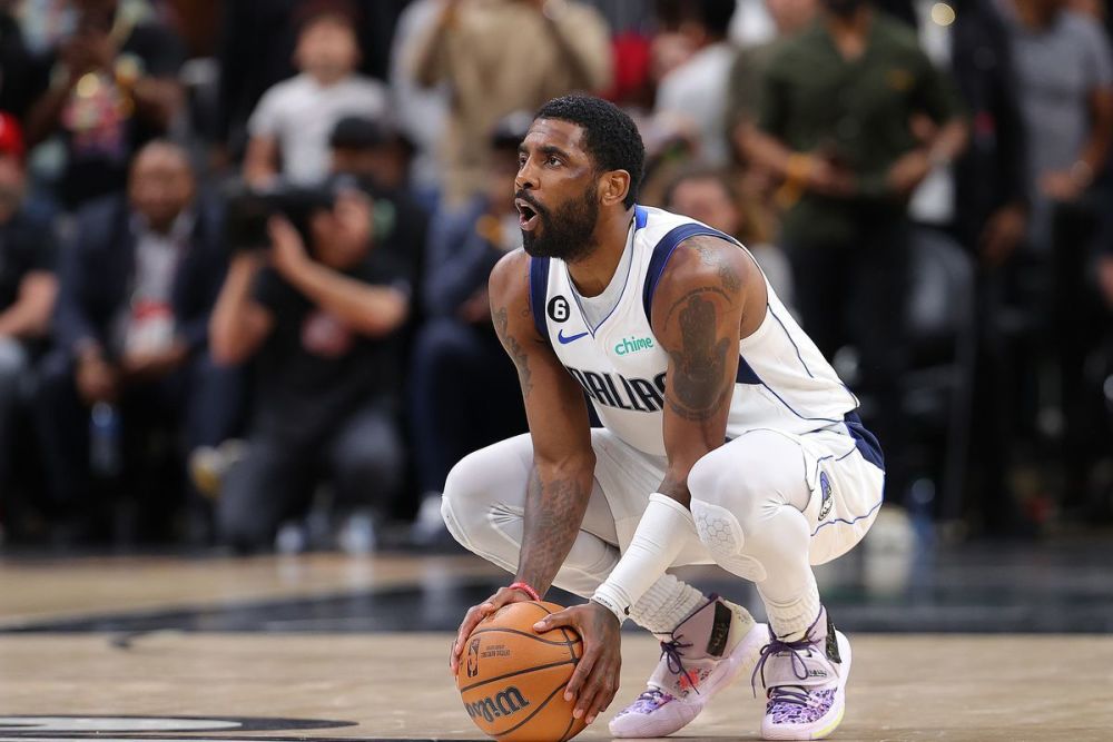 德容：不应该再和上赛季比较了，上赛季我们也没拿到欧冠冠军（德容：别再和上赛季相比了，那时我们同样无缘欧冠）