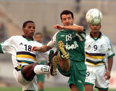 丹尼尔斯达成生涯第400次抢断，NBA历史第六年轻（丹尼尔斯完成生涯400次抢断，成NBA史上第六年轻达成者）